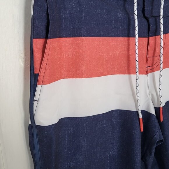 AEO Flex Stars & Stipes Means Board Swim Shorts - Picture 3 of 11